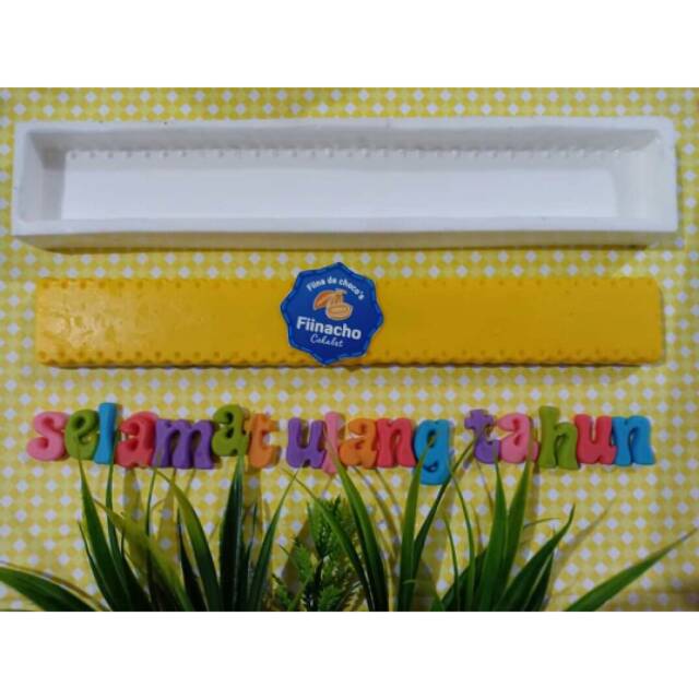 HCM484 Cetakan coklat bar panjang 18cm Renda
