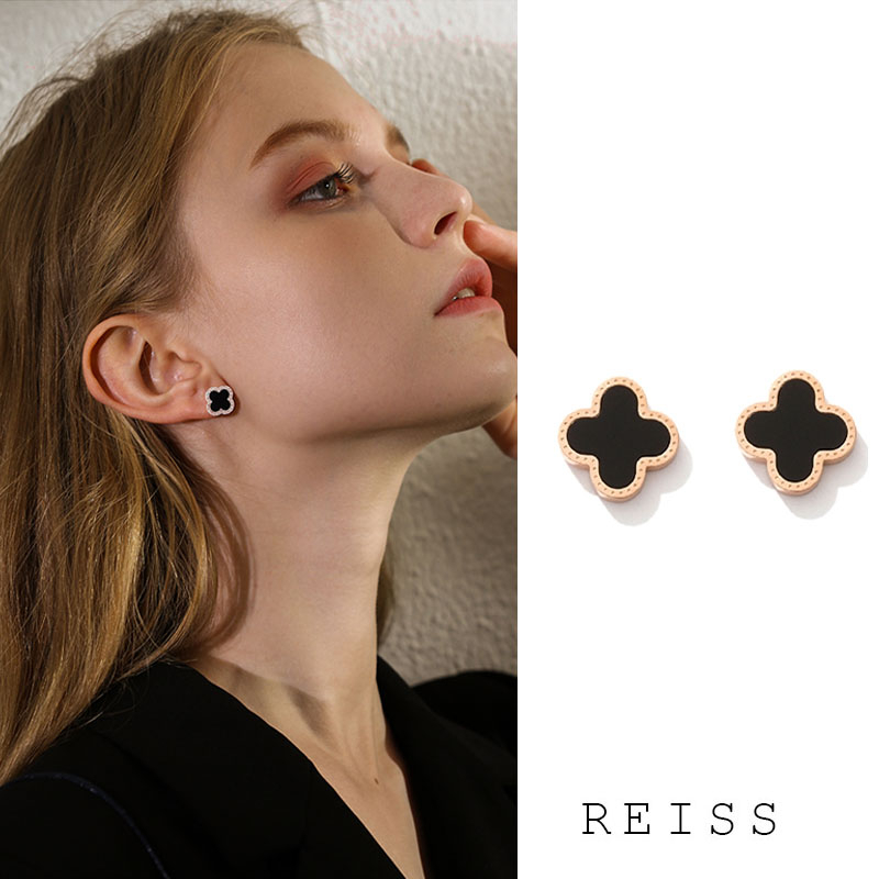 Anting Tusuk Motif Daun Clover Bahan Titanium Steel Warna Hitam Untuk Wanita