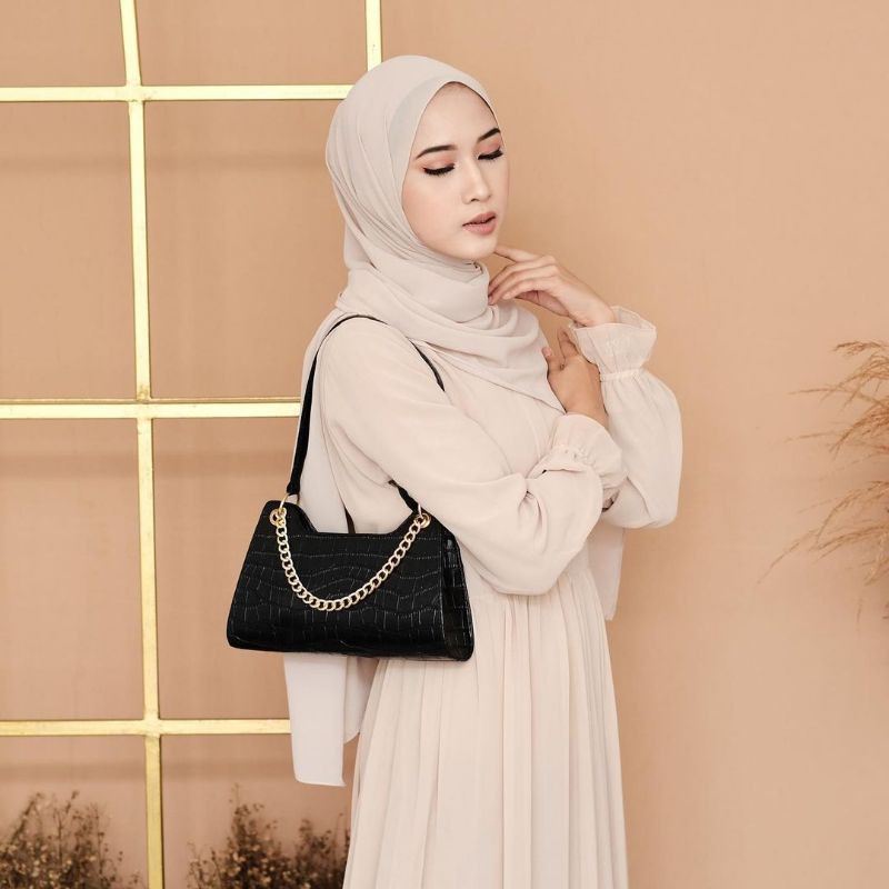 lyora bag