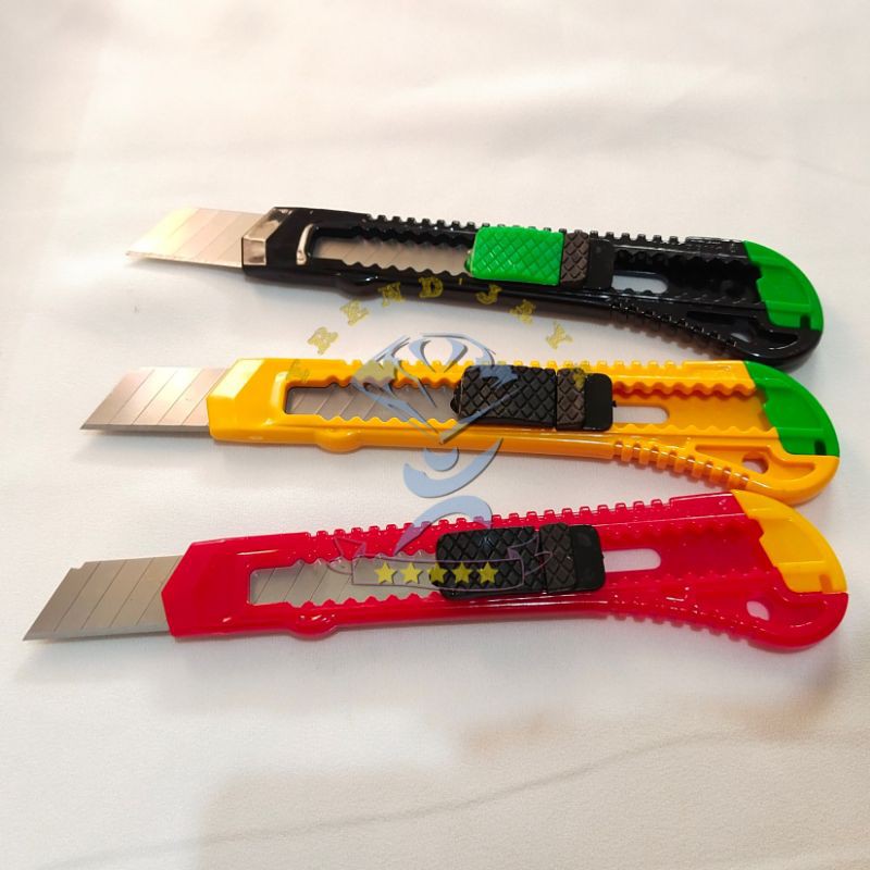 

cutter / pemotong kertas