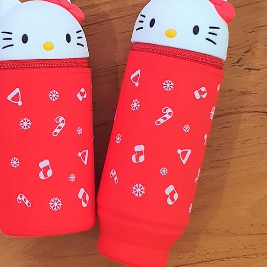 

♂ Tempat Pensil dan alat tulis Silicone Dua fungsi Pen Holder Vs Smiggle - HELLO KITTY RED ♟