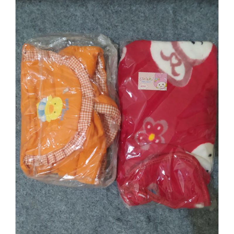 Selimut dan gendongan sling bayi