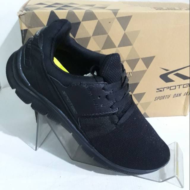 Sepatu hitam polos 44/45 Spotec hexa original