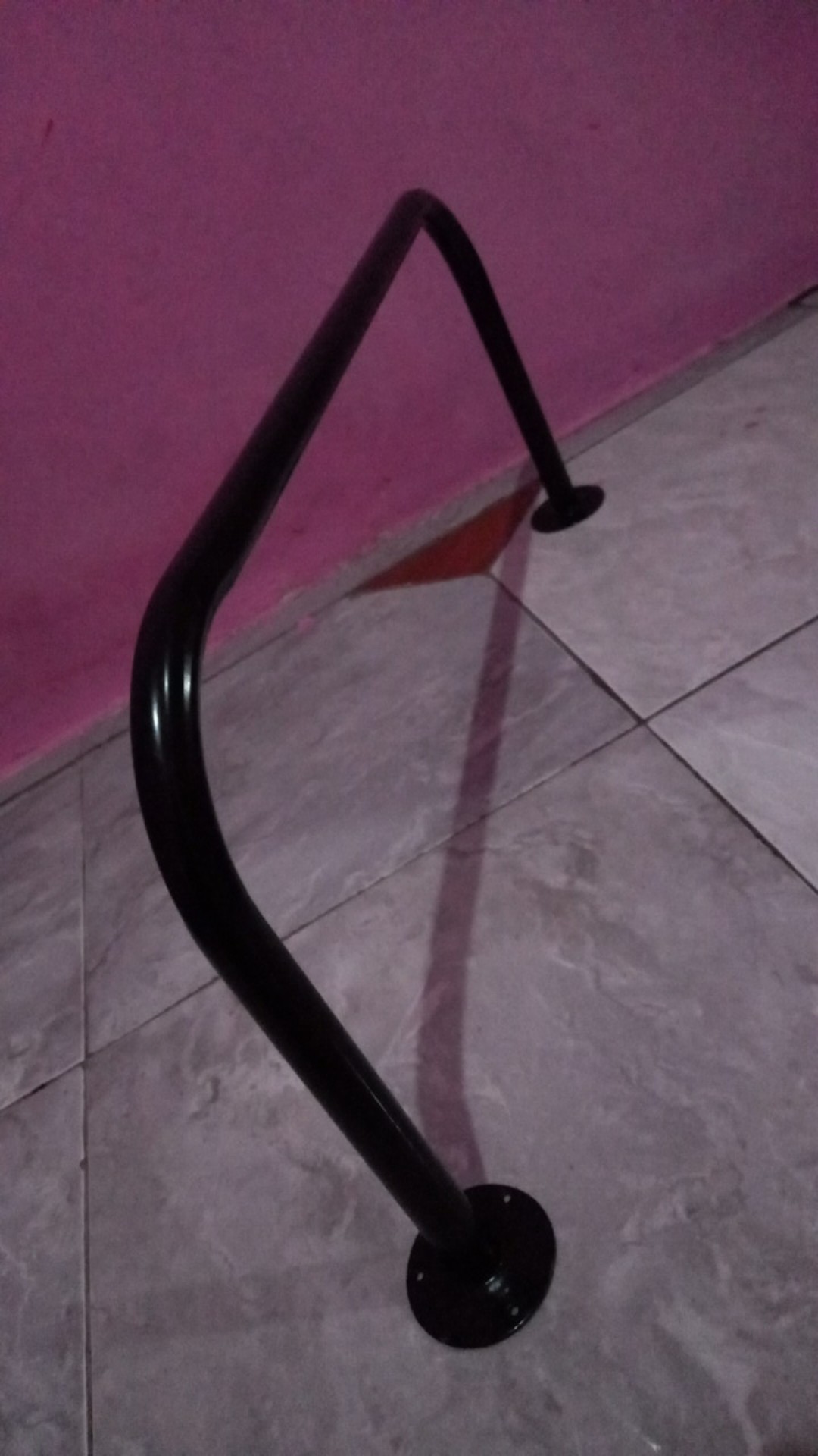 Hanger Baju Lubang 8