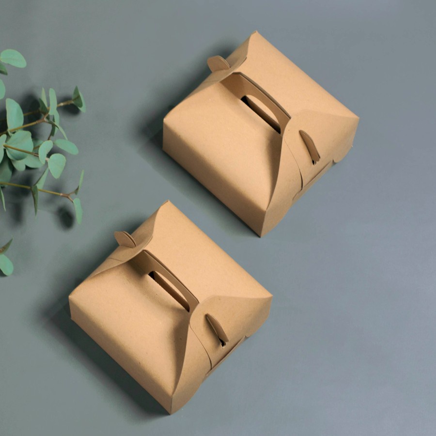 

kardus gable box kraft dus jinjing kotak kemasan packaging hampers warna coklat polos ukuran 14.5x14.5x8cm