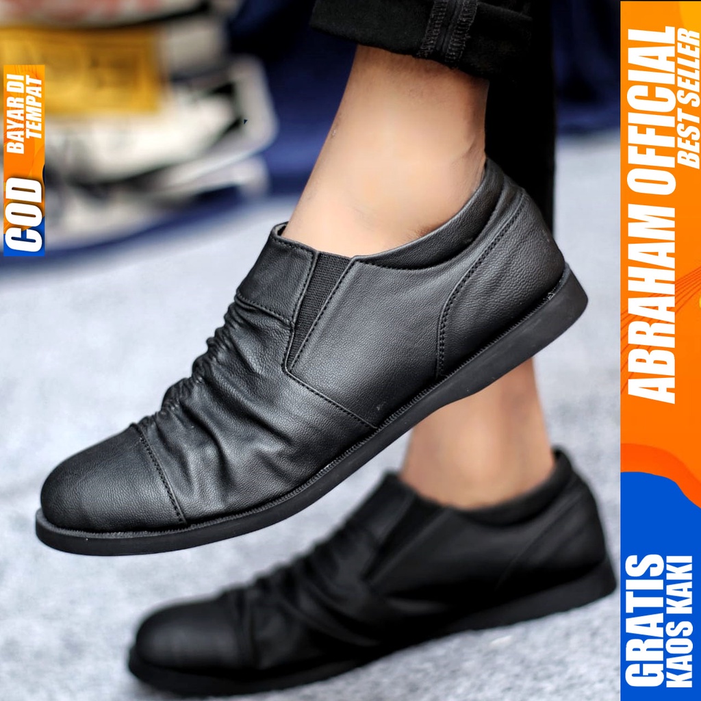 Sepatu Slip on Pria Santai Casual Formal Kulit Syntetic Kerja Kantor Kuliah Kondangan Hitam Keren Terbaru