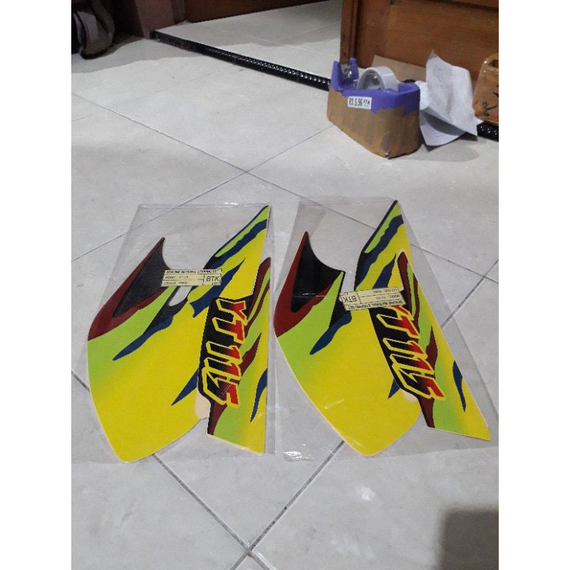 STRIPING STIKER YT 115