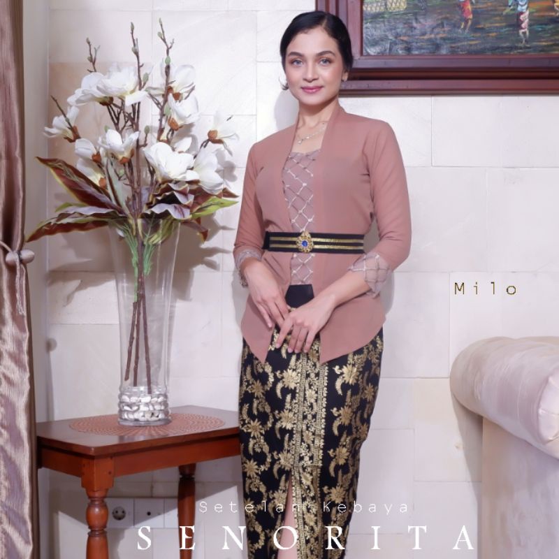 Setelan Kebaya Kutubaru Modifikasi Senorita