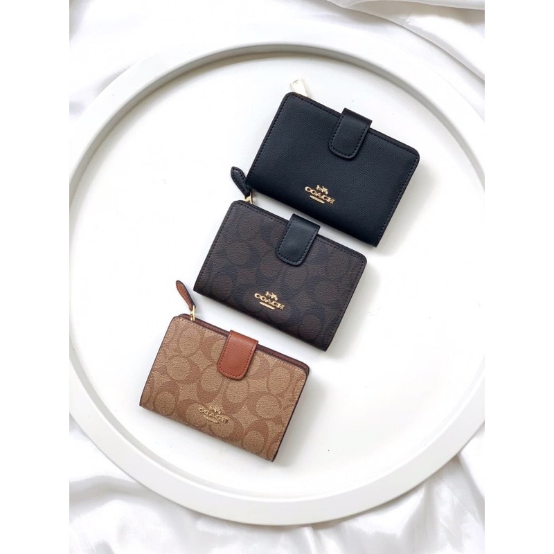 Coach Medium Corner Zip Wallet