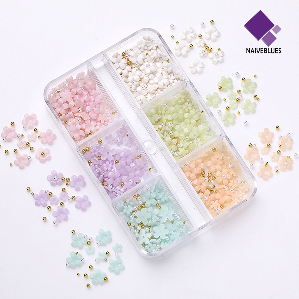 Naiveblue &gt; Set Manik-Manik Bentuk Hati / Bunga 3D Untuk Dekorasi Nail Art / Manicure