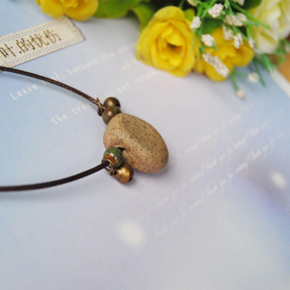 Kalung Liontin Lebah Agustina Buatan Tangan Kreatif Musim Panas Batu Tidak Teratur Adjustable Unisex Rantai Klavikula