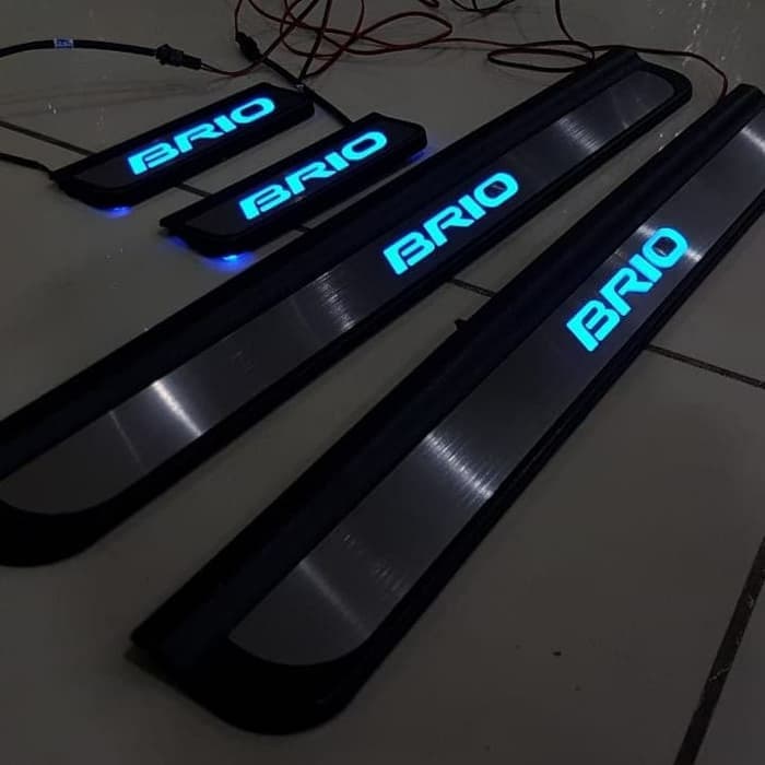 sillplate sealplate sill plate injakan samping pintu mobil honda brio lampu led kristal blue