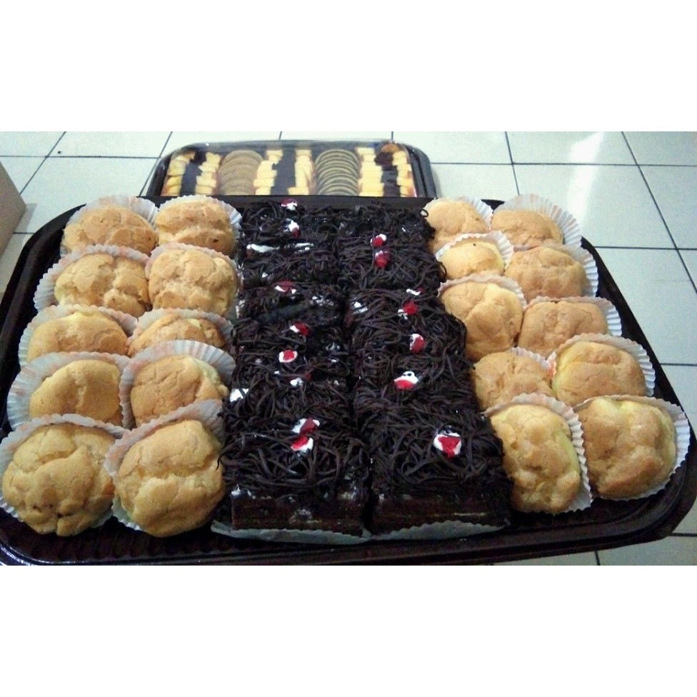 

Kue Tampah Mika Isi 40 pcs Kue Sus, Bolu Coklat