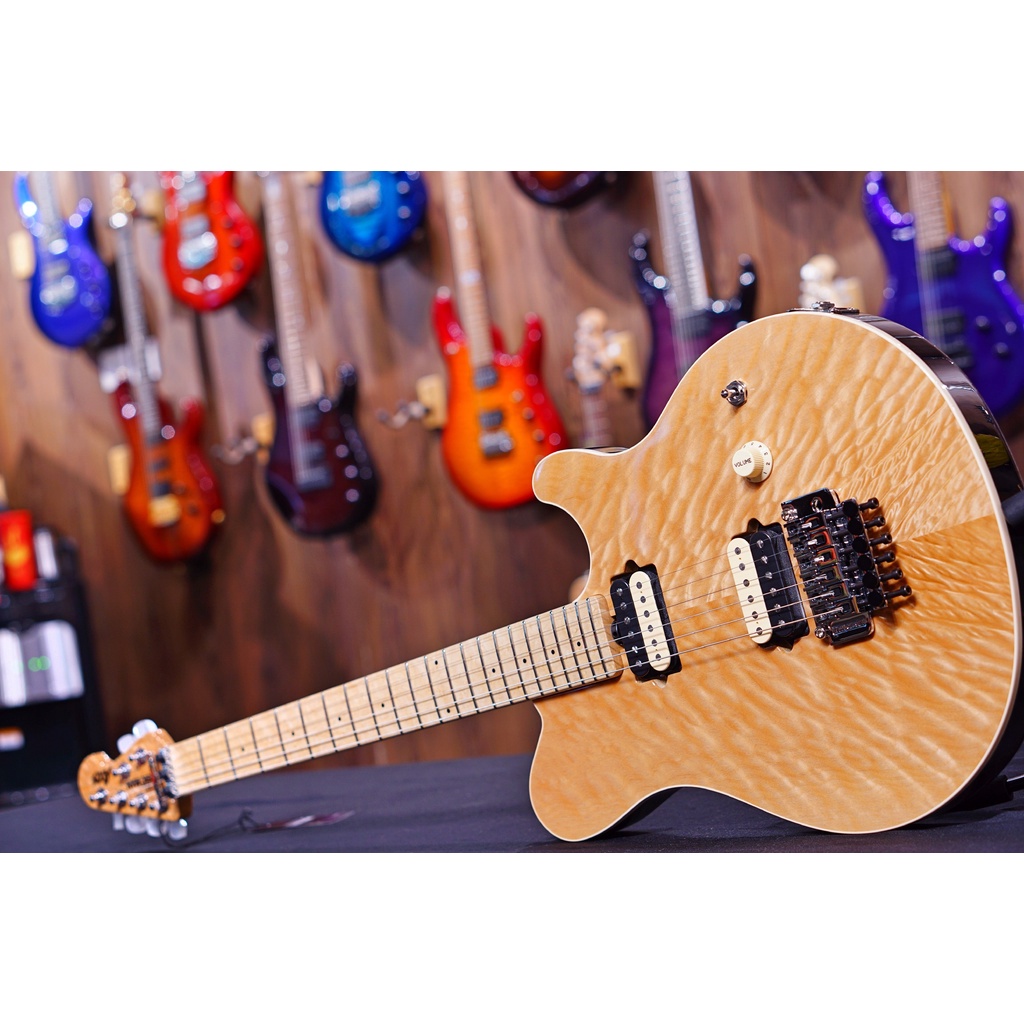 Ernie Ball Music Man Axis - Natural Gloss Quilt - Maple Matching Headstock G99745