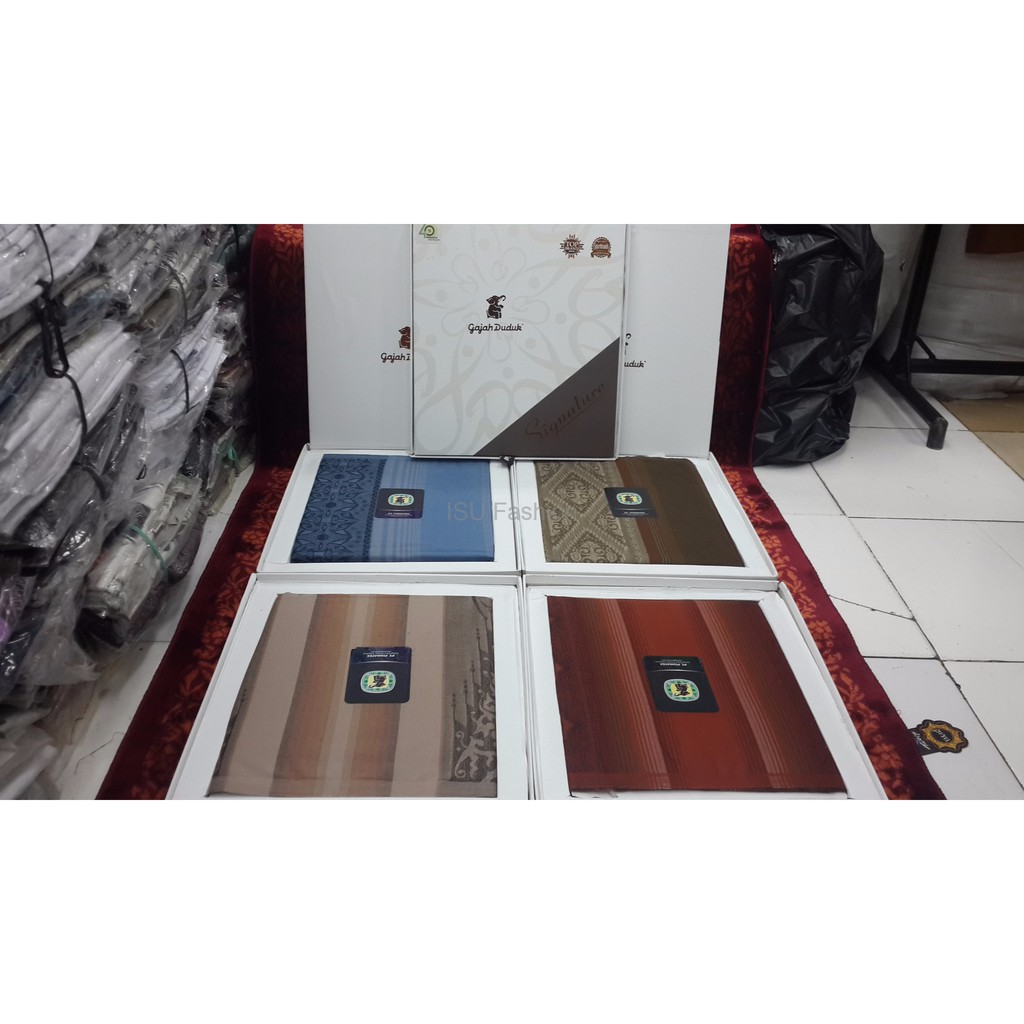 sarung gajah duduk signature