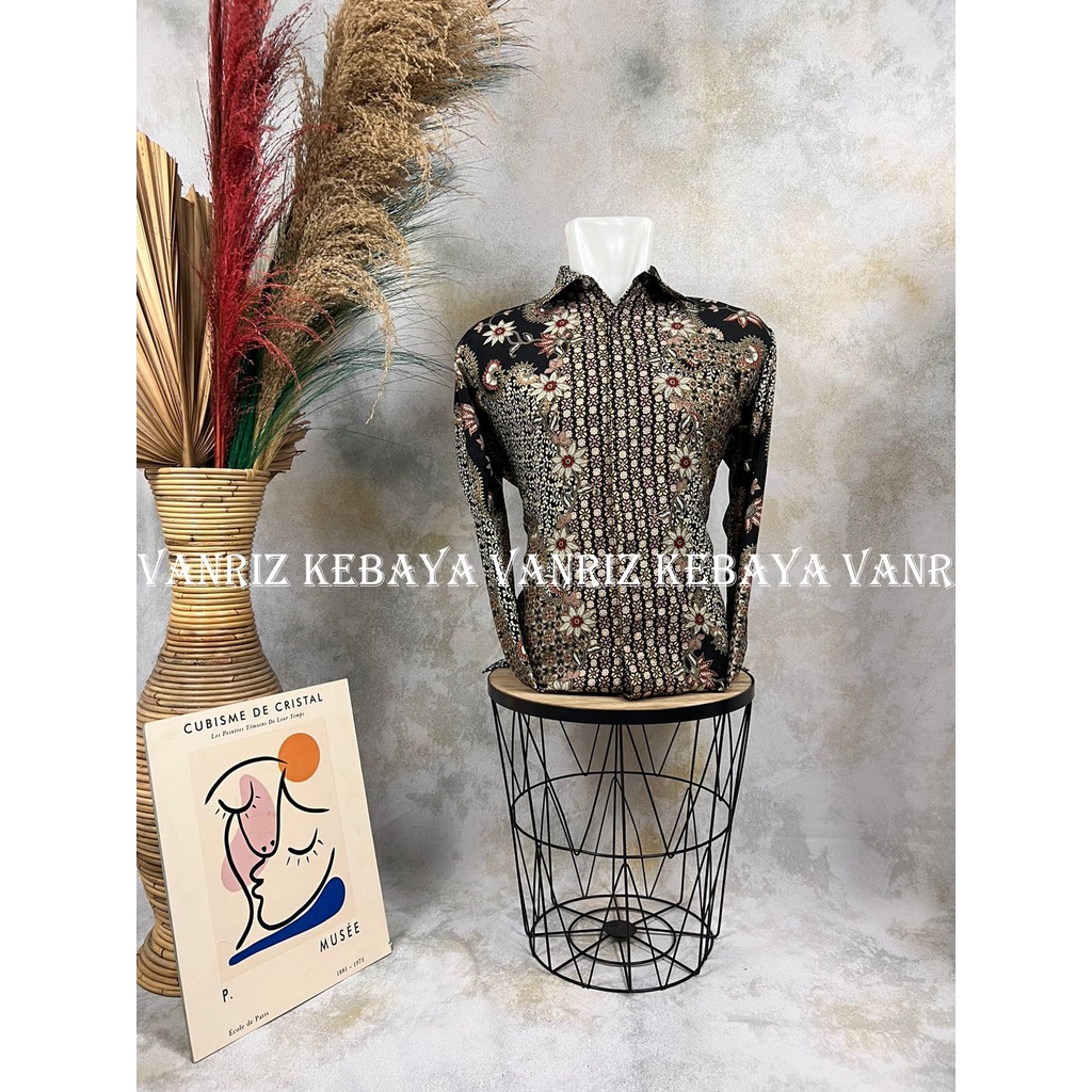 Vanriz Kebaya-Kemeja Batik Pria Lengan Panjang