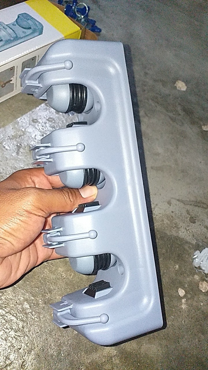 Gantungan Sapu Alat Pel Dengan Hook 3 Slot Magic Hanging Mop Holder Im39