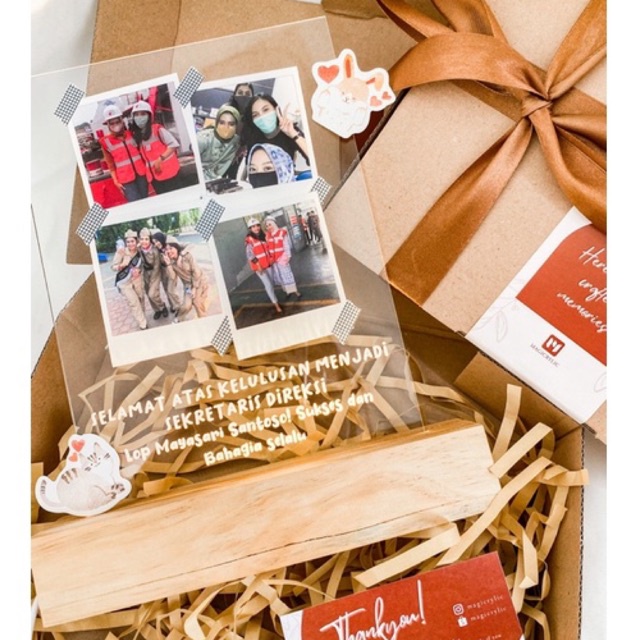 Acrylic LED Custom Spotify Polaroid (GIFT SET HAMPERS)
