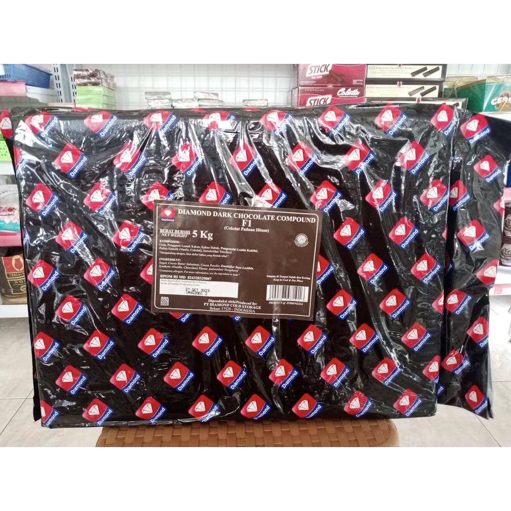 

DIAMOND DARK CHOCOCLATE COMPOUND 5 KG/ KEMASAN 250GR