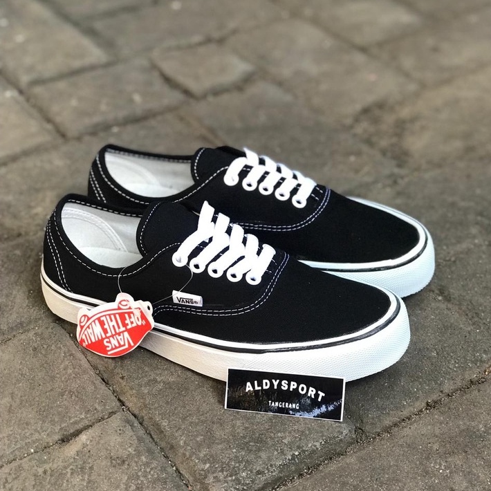 SEPATU VANS AUTHENTIC BLACK WHITE PREMIUM. SEPATU SNEAKERS PRIA