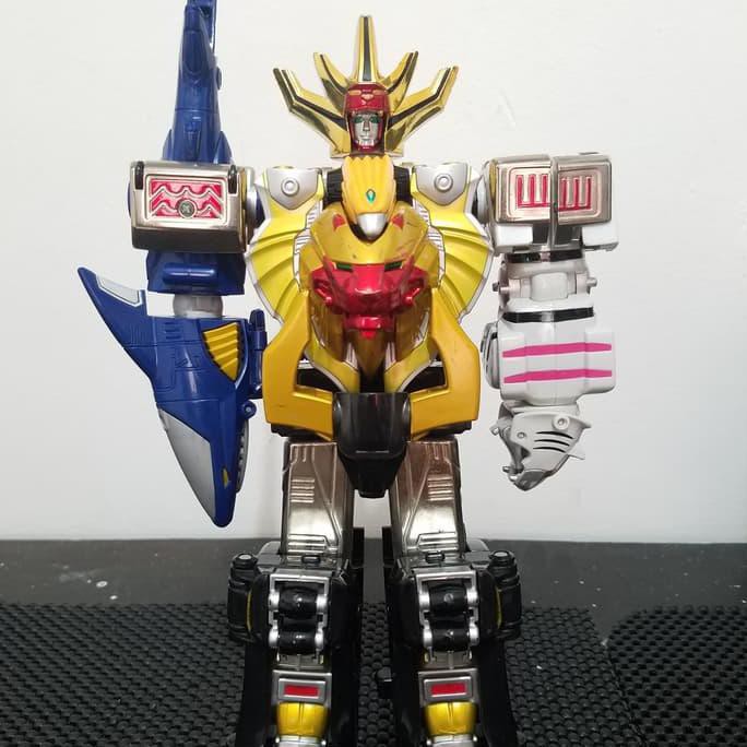 mainan power rangers megazord