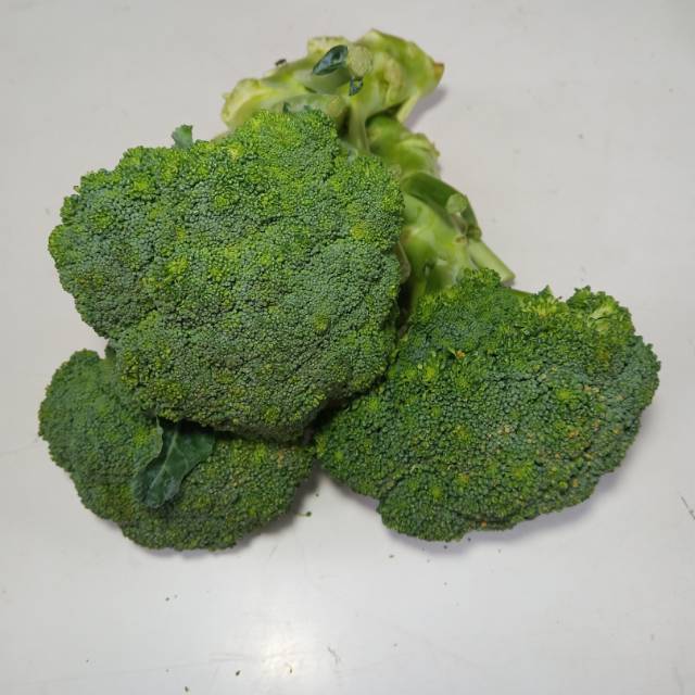 

BROKOLI LOKAL SEGAR (SIAP KIRIM) 500gr