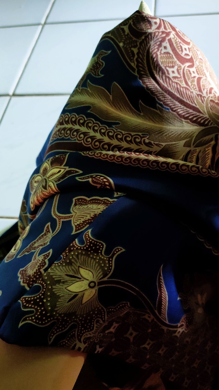 Kemeja Batik Semi Sutra Silky Berfuring Kantong Paspol Dan Bawah Kanan Kiri Busa D Pundak Pekalongan