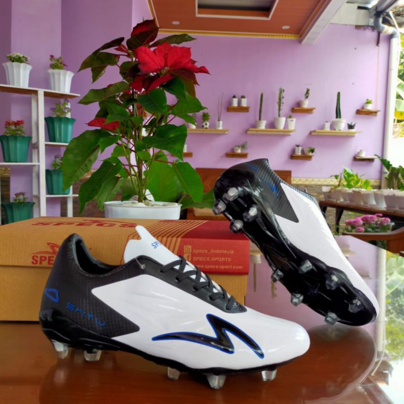sepatu sepak bola specs satu