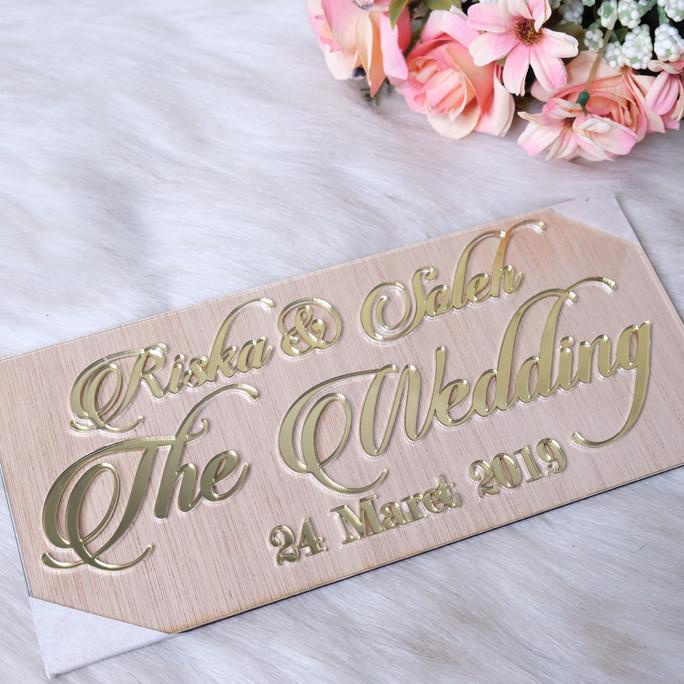 

AKSESORIS PERNIKAHAN LASERCUT NAMA & TANGGAL MAHAR PERLENGKAPAN PESTA CRAFT