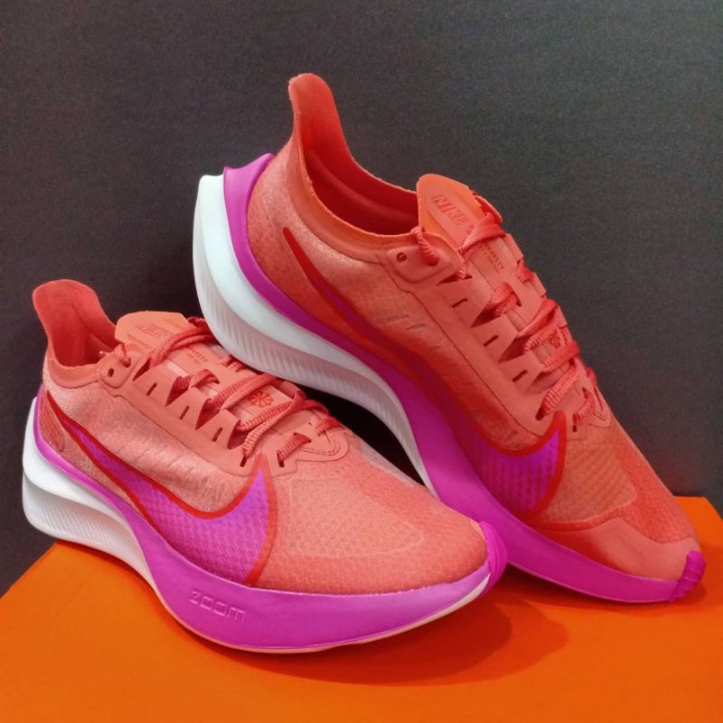 nike run zoom gravity trainers