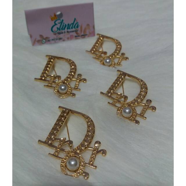 Bros bahu Dior elegant