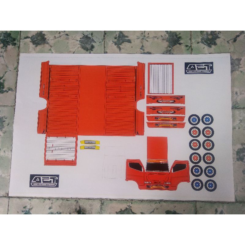 Lembaran Papercraft Truk Box Oleng Ukuran  P.20cm L.5,5cm T.±8cm