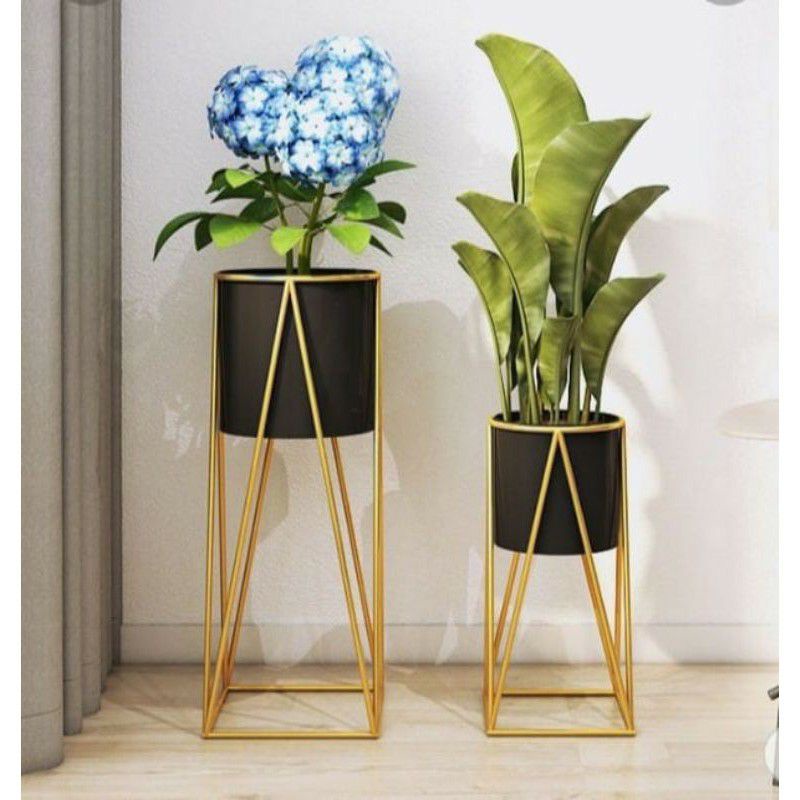 STANDING POT BESI/STAND PLANT/Rak pot bunga
