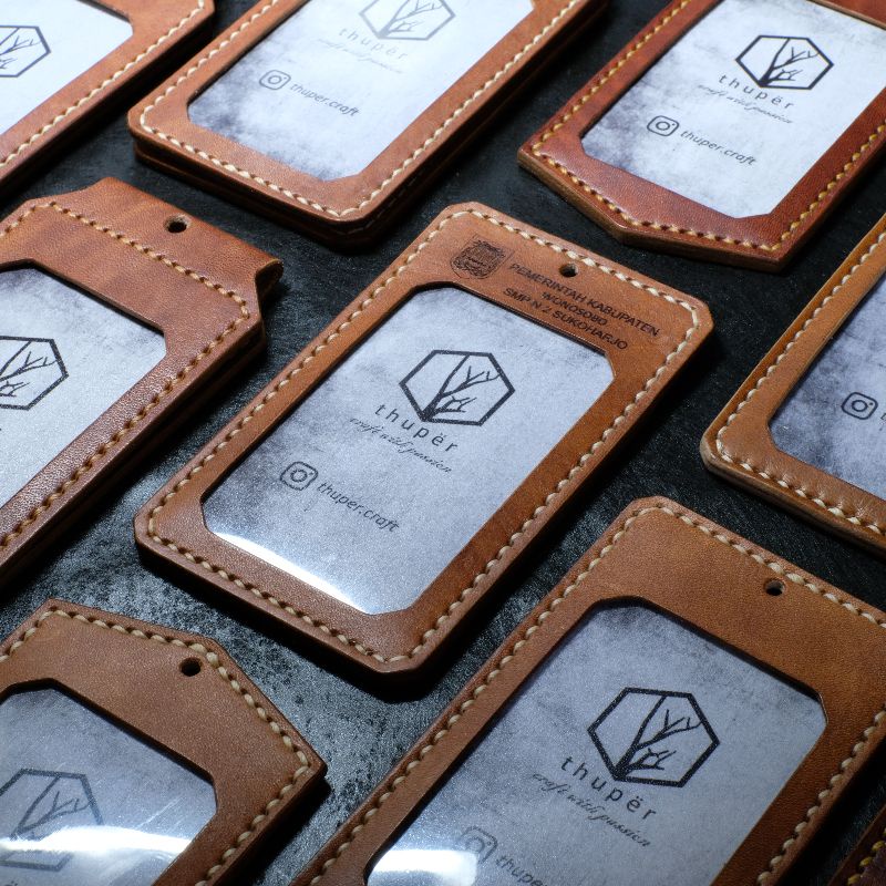 

ID Card / Name Tag Holder Grafir Kulit Asli "Leather ID Card Holder