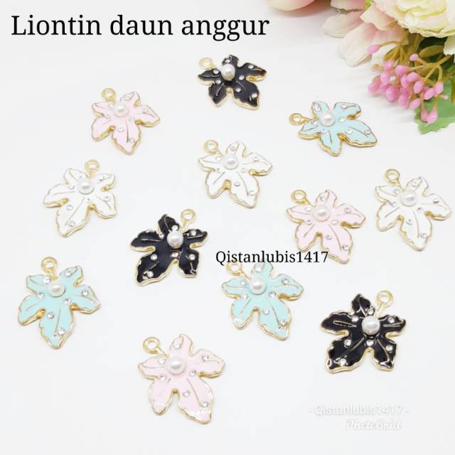 Liontin daun anggur