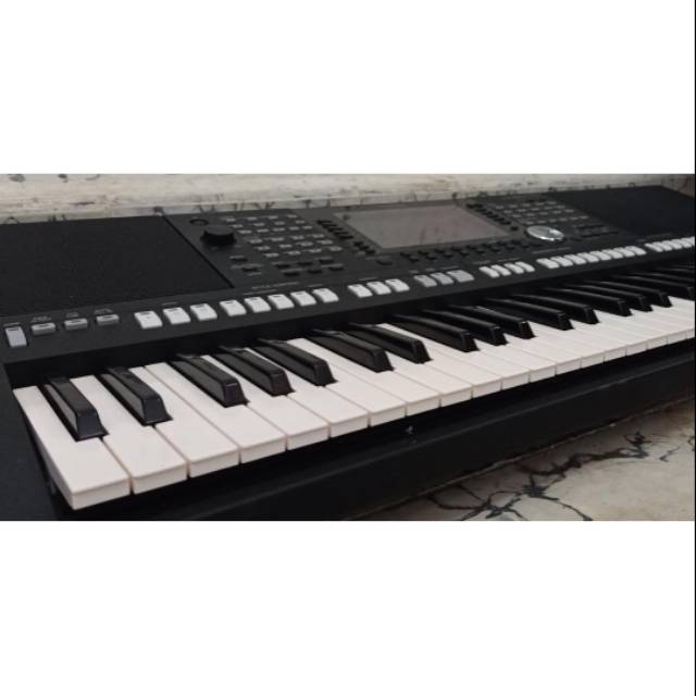 Keyboard Yamaha psr 975 s