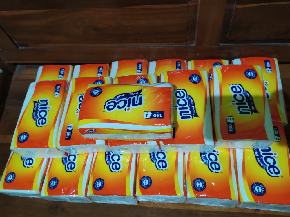 Tissue Nice Facial 180 Sheets Softpack Murah