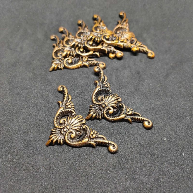 Sudut Siku Hiasan Mahar Seserahan & Hantaran - aluminium antique 5 cm x 6,5 cm