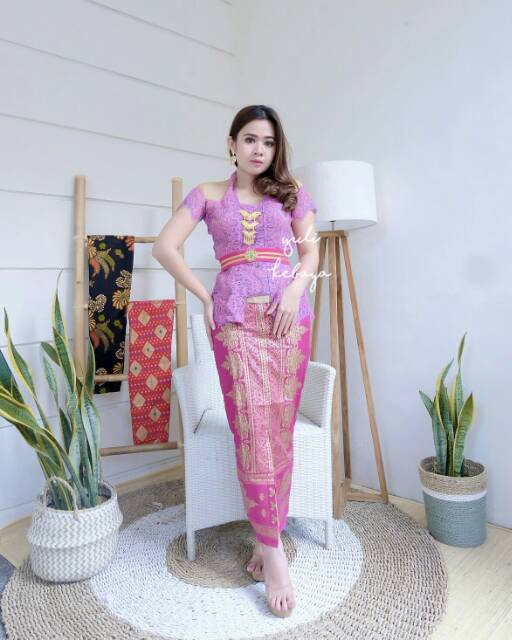 Set Kebaya Bali Modern Modifikasi brukat rangrang