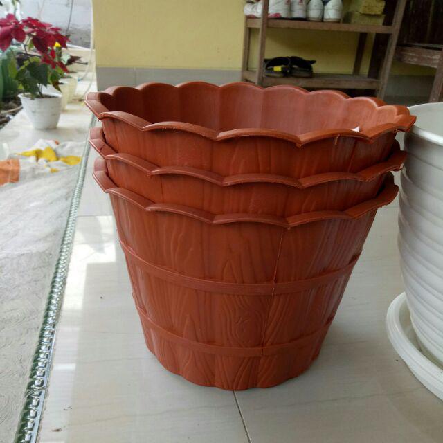 Pot Bunga Shallom Putih Motif Kayu 28cm