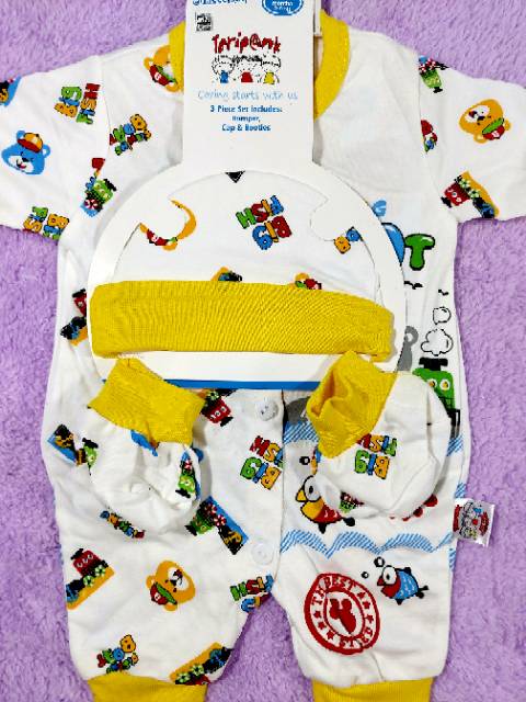 JUMPER SET PUTIH PENDEK MOTIF BONEKA 3 PANK /JUMPER + TOPI + SARUNG KAKI