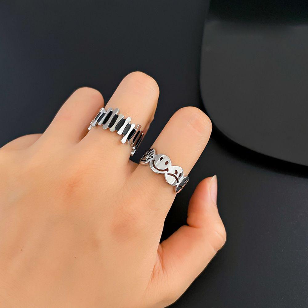 Mxbeauty Wanita Geometris Cincin Pasangan Pria Kepribadian Fashion Hadiah Hari Valentine Gaya Jalanan Punk Jari Gesper