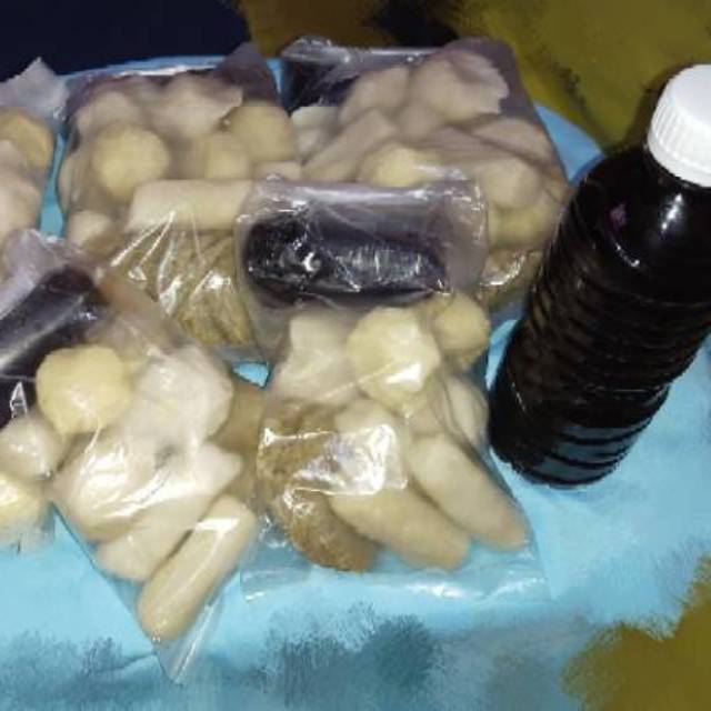 

Pempek campur (Lenjer kecil, Kapal selam kecil, Adaan, Kulit)