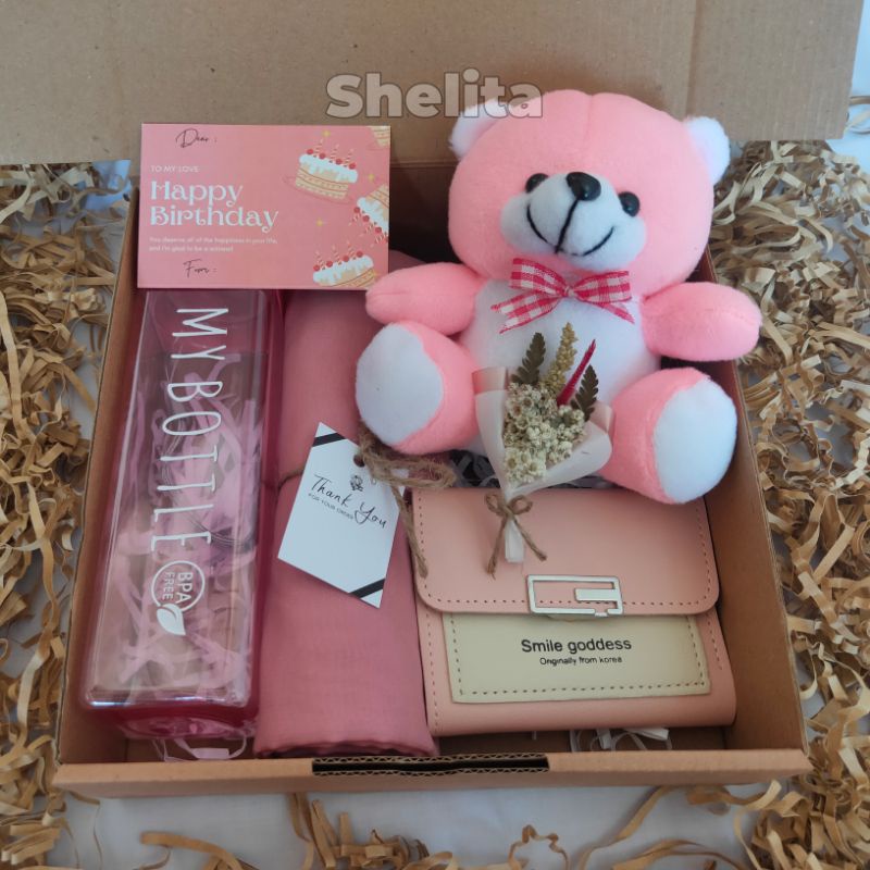 

Hampers Ulang Tahun Cewek, Hampers Wisuda, Kado Ulang Tahun Cewek PAKET 3