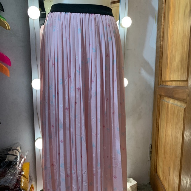 Rok plisket bunga tabur