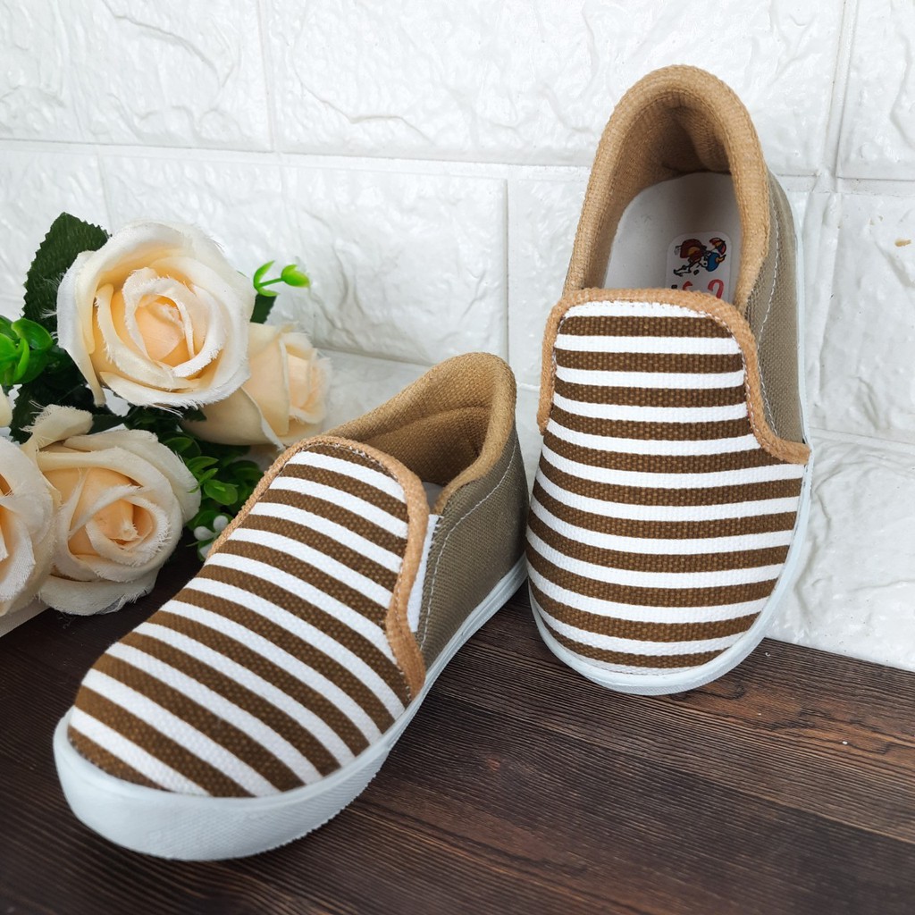 [TAMAN SEPATUKU] SEPATU TRENDY MURAH SNEAKER SLIP ON GARIS  WARNA 1 2 3 TAHUN DAX04