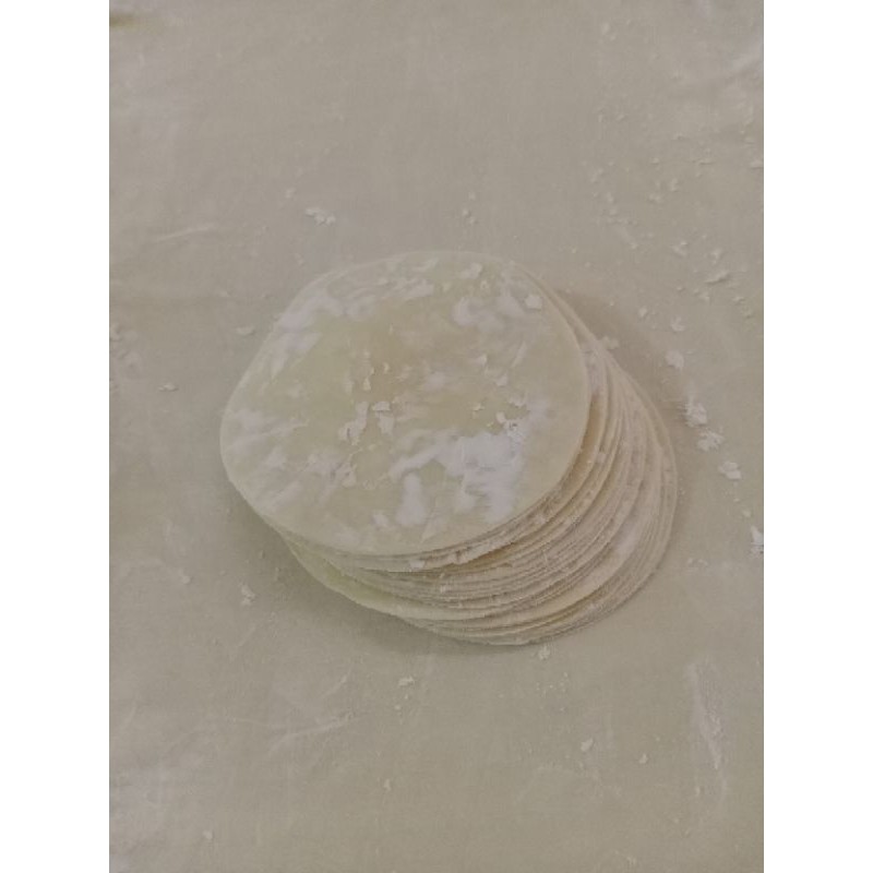 

Kulit Dimsum D10 250 Gram Siomay Gyoza Swekiau Dumpling