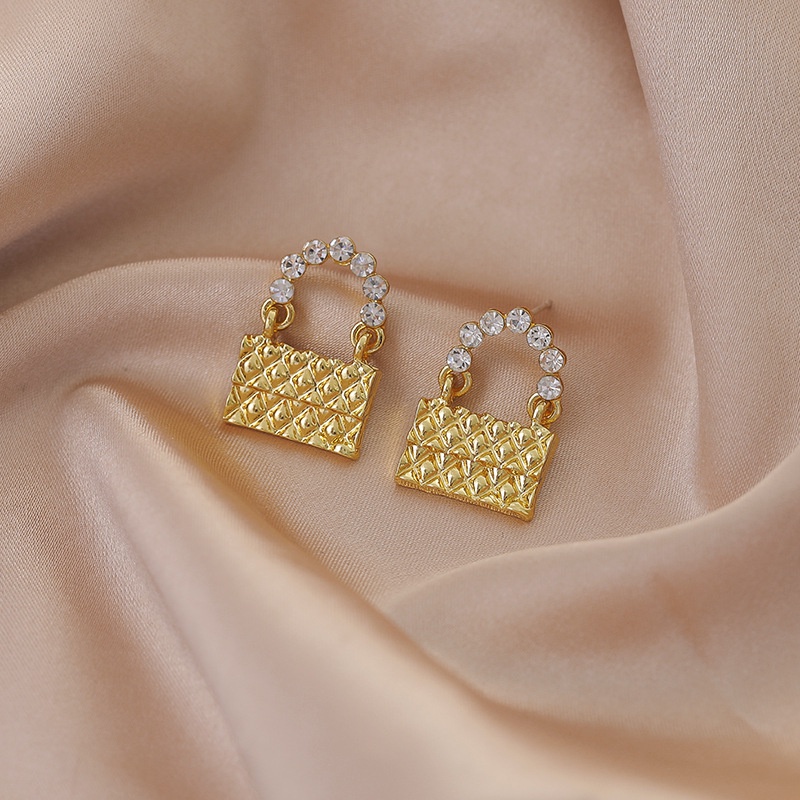 Sterling silver jarum Kreatif Korea Diamond golden tas retro fashion stud anting-anting untuk wanita