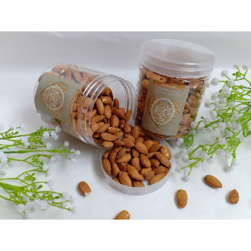 

Almond Panggang 300 gram