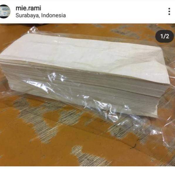 

QSN Kulit Samosa 8x28cm 1kg ( Isi Kurang Lebih 60-70 Lembar)✼ (Bayar Di Tempat)Harga termurah ➧